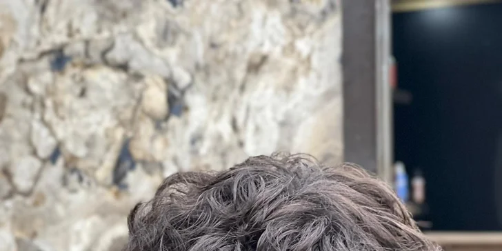 Nový elegantní vzhled: balíčky barber péče i vč. masáže hlavy a nápoje