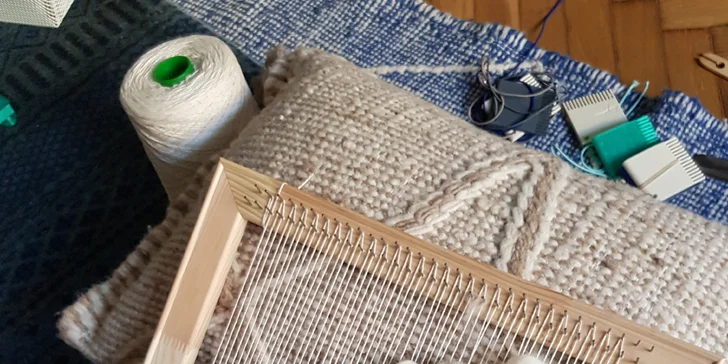 Odpočinkové kurzy tkaní: úplné základy, tvorba podtácku i tapiserie