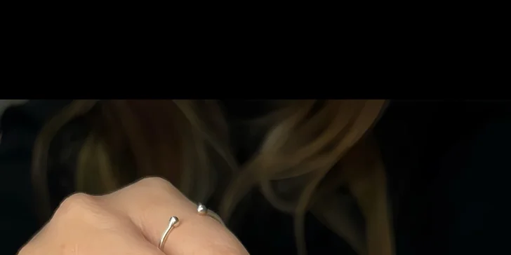 Manikúra nebo pedikúra s lakováním, masáží i gelem či akrylem