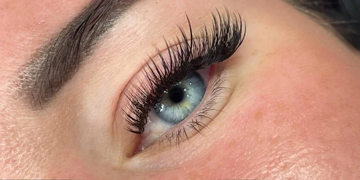 Přirozené prodloužení řas metodou řasa na řasu i 2D-5D