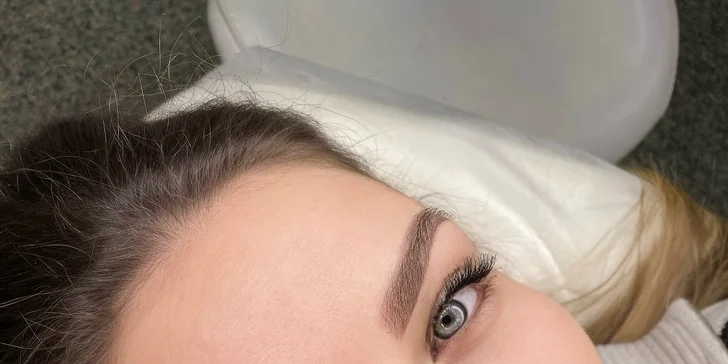 Perfektní nalíčení za každé situace: permanentní make-up obočí a rtů, korekce v ceně