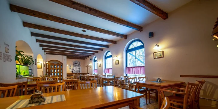 Naložené masové prkno pro 2 nebo 4 osoby: řízky, klobása, burgery ad.