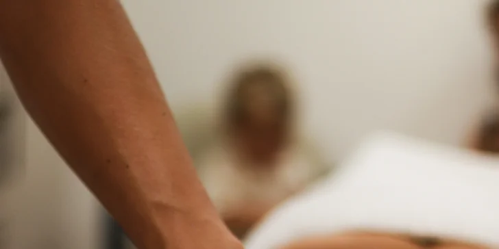 Uvolnění těla i mysli: kvalitní masáže i kinesiotaping