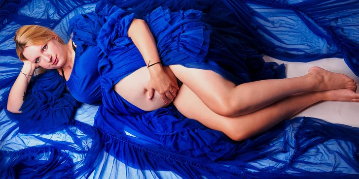Zajistěte si vzpomínku na celý život: těhotenské focení v ateliéru či exteriéru, 5–15 upravených fotografií