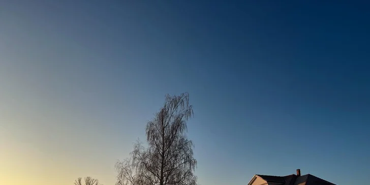 Příjemný pobyt na zámečku nedaleko Valtic a Lednice se snídaní a privátním wellness