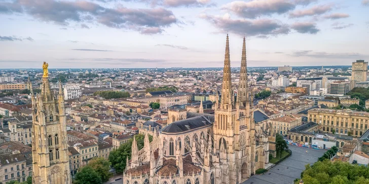 Valentýn v Bordeaux: 3 noci v hotelu se snídaní, letenky i ochutnávka vín