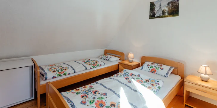 Útulné apartmánové srubové domky na Kysucích s polopenzí a privátním wellness