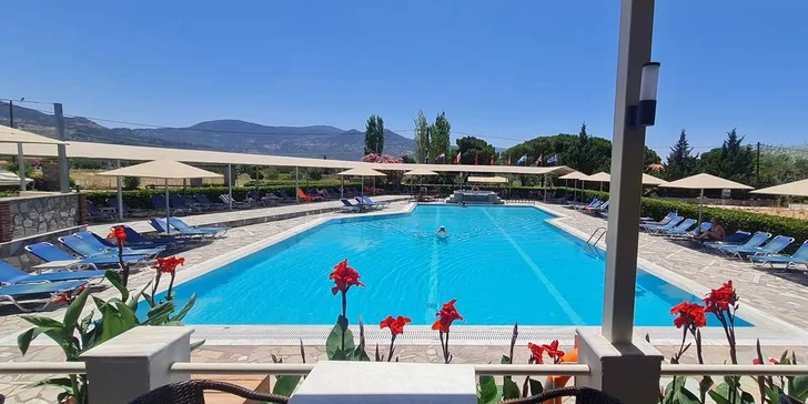 Dovolená na ostrově Lesbos: hotel kousek od pláže, snídaně, bazén i letenky