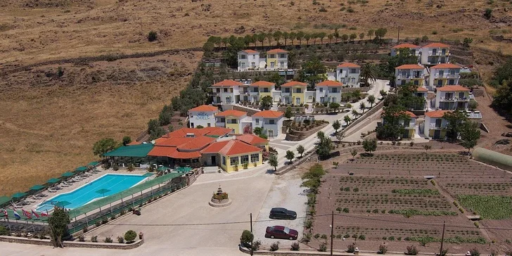 Dovolená na ostrově Lesbos: hotel kousek od pláže, snídaně, bazén i letenky