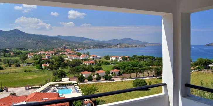 Dovolená na ostrově Lesbos: hotel kousek od pláže, snídaně, bazén i letenky