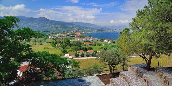 Dovolená na ostrově Lesbos: hotel kousek od pláže, snídaně, bazén i letenky