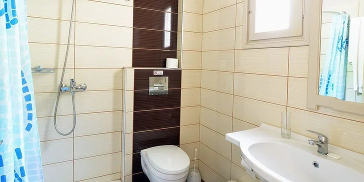 Dovolená na ostrově Lesbos: hotel kousek od pláže, snídaně, bazén i letenky