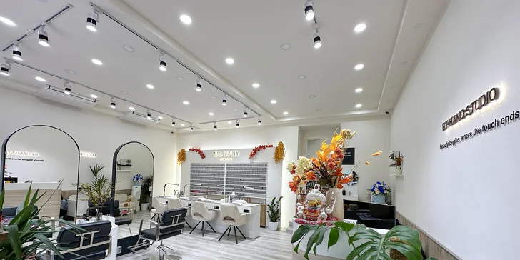 Laminace a úprava obočí, prodloužení řas metodou řasa na řasu nebo 2 až 3D