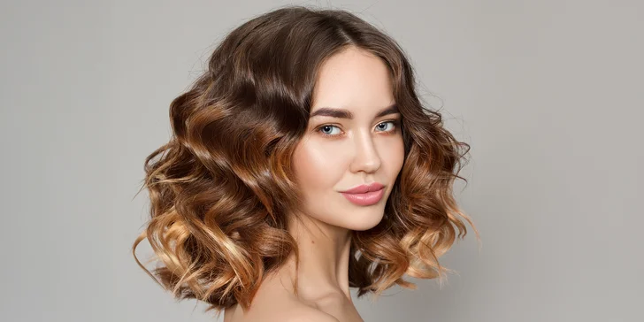 Střihněte si změnu: dámský střih pro středně dlouhé i dlouhé vlasy, 60–70 minut