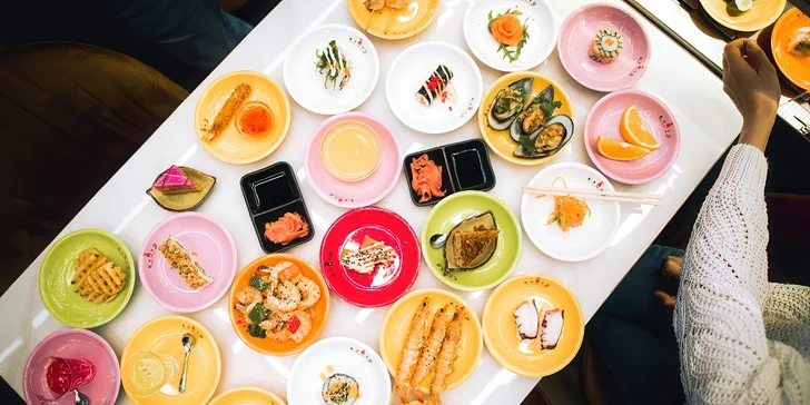 1,5 hodiny running sushi v libereckém OC Géčko: sushi, gril, mořské plody i dezerty