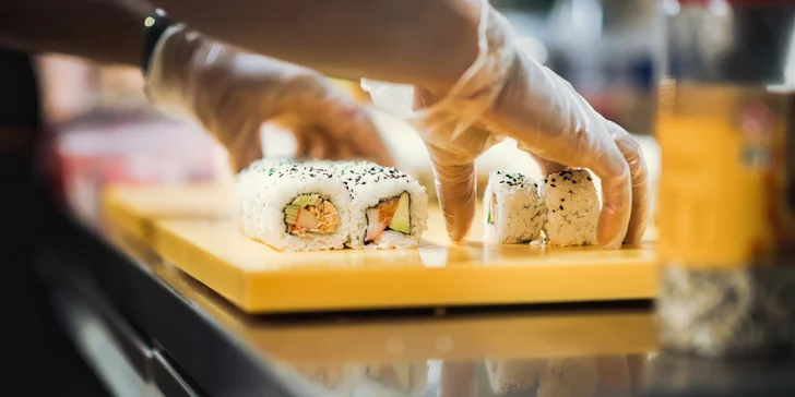 1,5 hodiny running sushi v libereckém OC Géčko: sushi, gril, mořské plody i dezerty