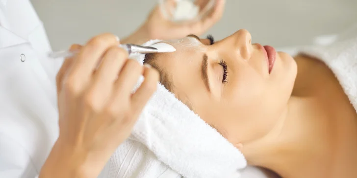 Kosmetické ošetření dle výběru: peeling, ultrazvukové čištění, masáž i maska