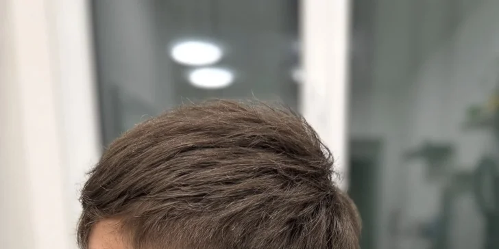 Klasický či moderní pánský střih včetně mytí i foukané ve Studiu by Shady