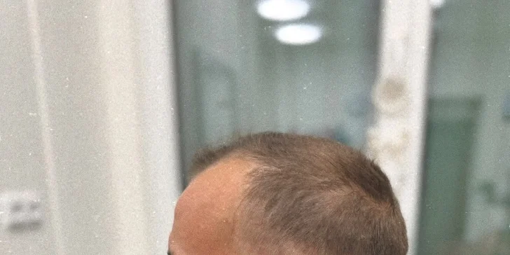 Klasický či moderní pánský střih včetně mytí i foukané ve Studiu by Shady