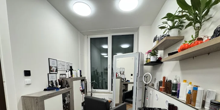 Klasický či moderní pánský střih včetně mytí i foukané ve Studiu by Shady