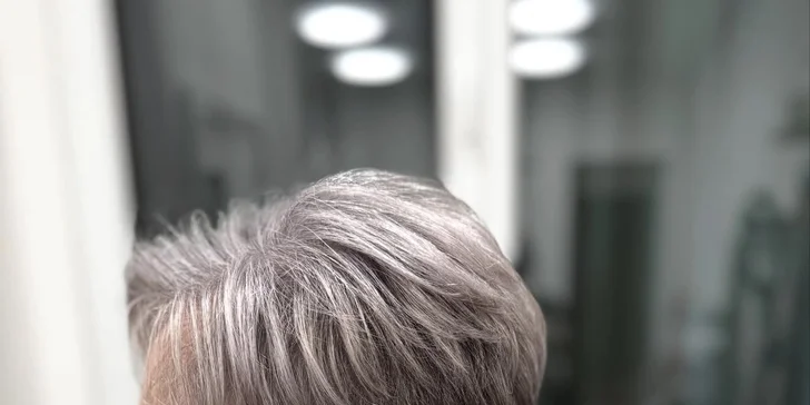 Kadeřnické služby: střih s foukanou nebo ošetřující kúra