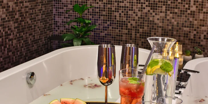 Relaxační koupel podle výběru s nápoji a občerstvením pro 2 osoby