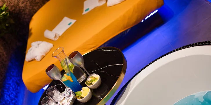 Relaxační koupel podle výběru s nápoji a občerstvením pro 2 osoby