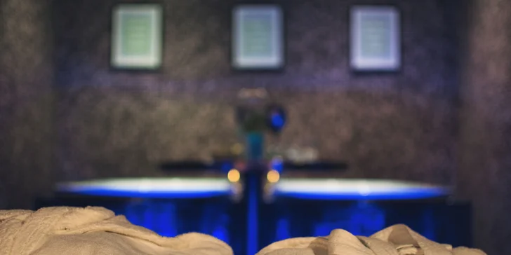 Relaxační koupel podle výběru s nápoji a občerstvením pro 2 osoby