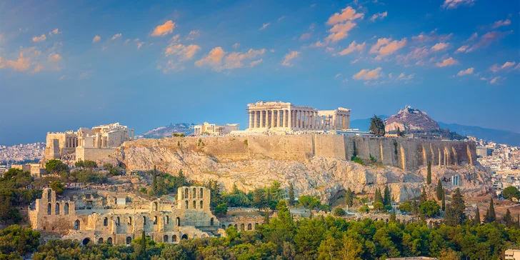 Valentýn v Athénách: hotel se snídaní, letenky, romantická večeře i vstup do Akropole
