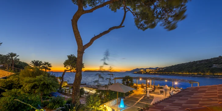 Dubrovník: hotel u pláže, polopenze a výhled na Elafitské ostrovy