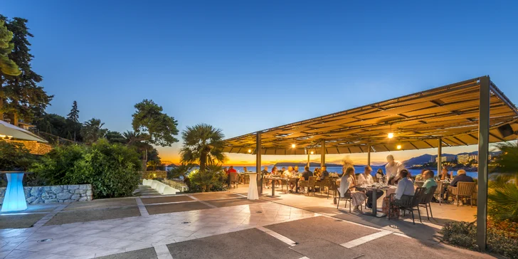 Dubrovník: hotel u pláže, polopenze a výhled na Elafitské ostrovy