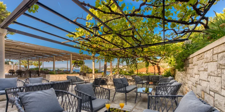 Dubrovník: hotel u pláže, polopenze a výhled na Elafitské ostrovy