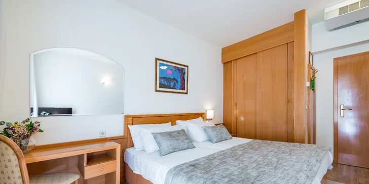 Dubrovník: hotel u pláže, polopenze a výhled na Elafitské ostrovy