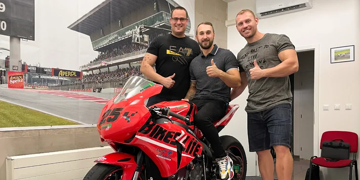 Jízda na oficiálním simulátoru Moto GP: až 90 min. adrenalinu pro 1-2 osoby