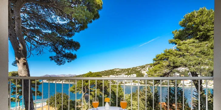 Dubrovník: hotel u pláže, polopenze a výhled na Elafitské ostrovy