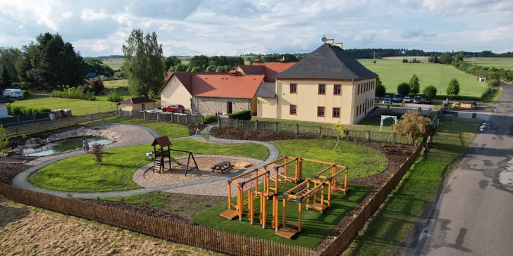 Romantický pobyt v Dubenci: bývalá fara se snídaní a vířivkou