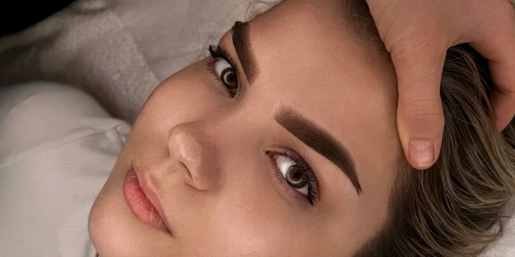 Otevřené vouchery na služby Kristýny Olejkové: PMU, piercing, laminace řas a obočí aj.