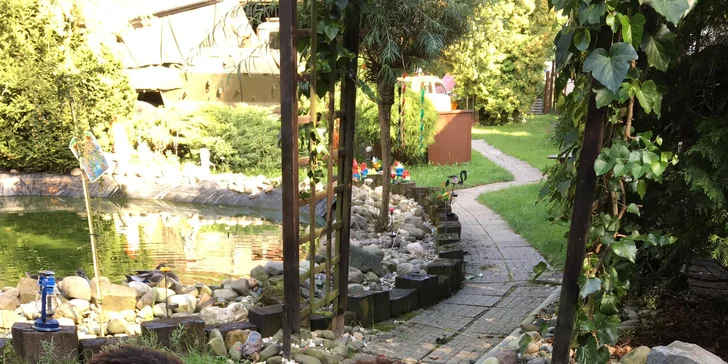 Zážitek pro 1-2 osoby: jízda obrněným transportérem, prohlídka bunkru i vojenské techniky