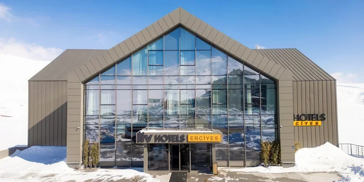 Na lyže do Turecka: zpáteční letenka z Prahy, 5* hotel s polopenzí plus a wellness i bodový skipas