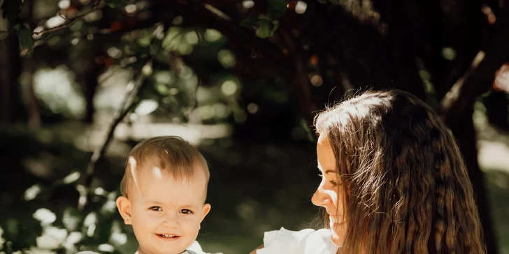 Focení v ateliéru či exteriéru: páry, rodiny či portréty, těhotenské i tematické fotky