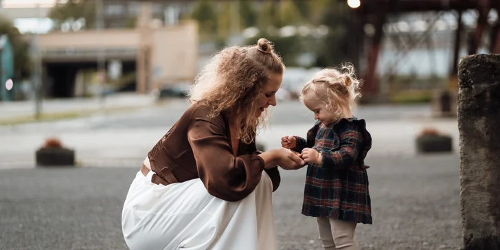 Focení v ateliéru či exteriéru: páry, rodiny či portréty, těhotenské i tematické fotky