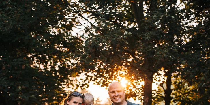 Focení v ateliéru či exteriéru: páry, rodiny či portréty, těhotenské i tematické fotky