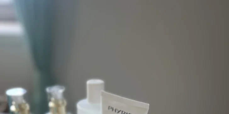 Jemný chemický peeling s AHA kyselinami nebo luxusní Golden Glow Ritual