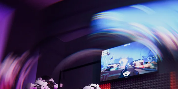 Virtuální realita na špičkovém herním zařízení Meta Quest 2: 55 minut až pro 4 hráče, mnoho různých her