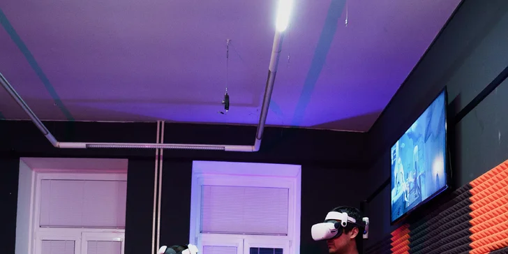 Virtuální realita na špičkovém herním zařízení Meta Quest 2: 55 minut až pro 4 hráče, mnoho různých her