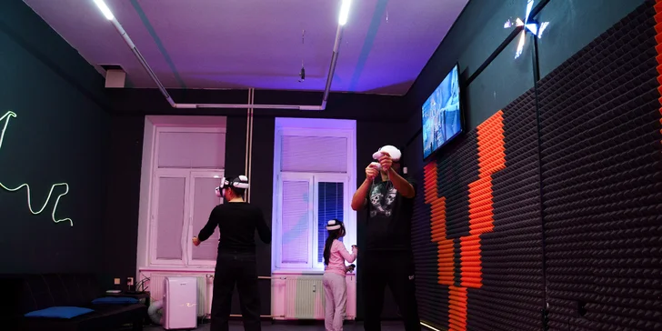 Virtuální realita na špičkovém herním zařízení Meta Quest 2: 55 minut až pro 4 hráče, mnoho různých her