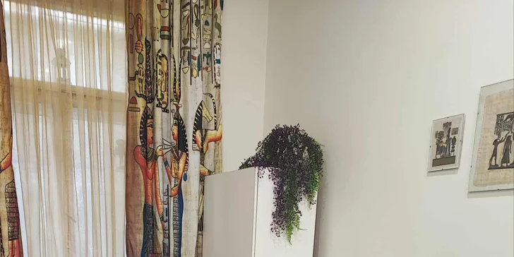 Až na 100 min. Kleopatrou: kosmetické ošetření, lymfodrenáž, masáž zad i zábal