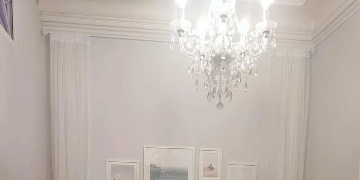 Omlazení pleti a redukce podbradku pomocí Skinbooster Vital Injector nebo vlasová mezoterapie