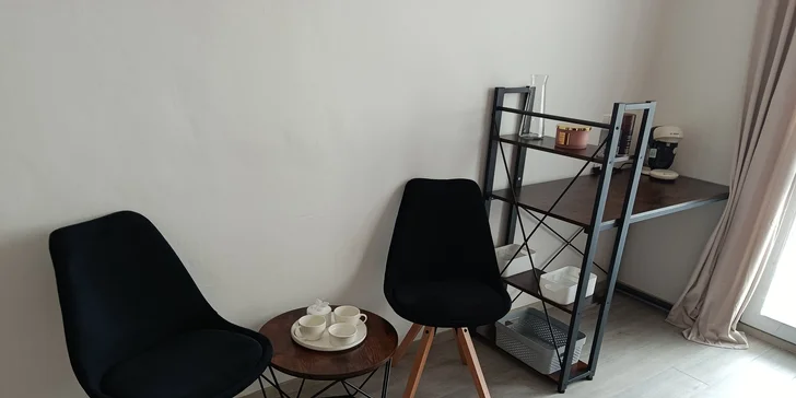 Dokonalý pohled: barvení řas, lash lifting i laminace v salonu v centru Zlína