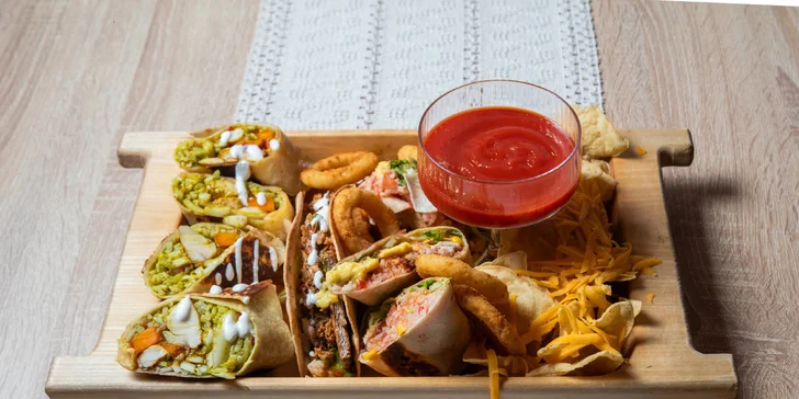 Mexické prkénko pro 2 či 4 osoby: burrito, flautas i churros